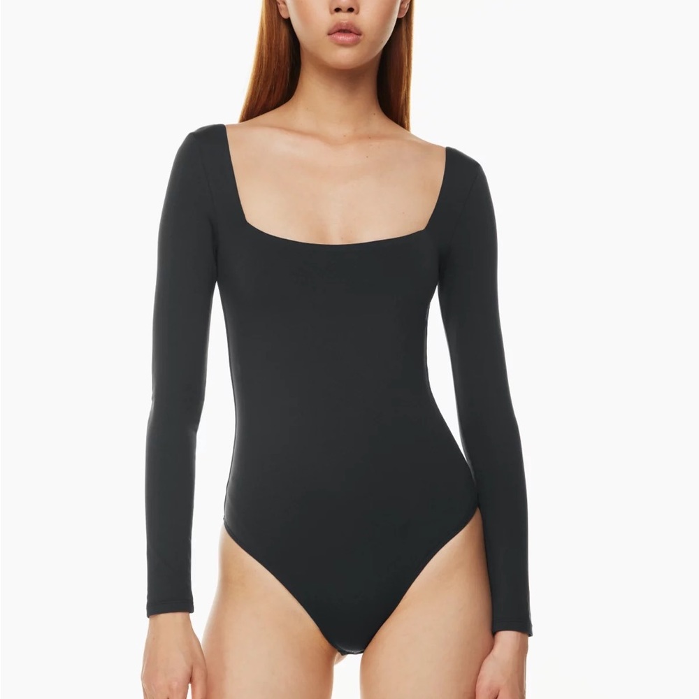 Babaton Contour Square Neck Bodysuit